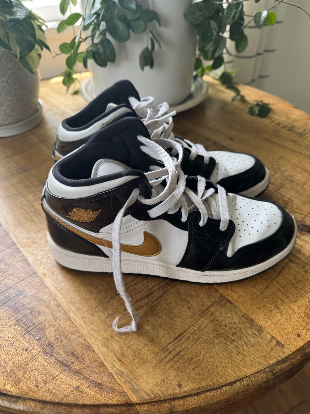 Air Jordan retro 1 mid SE